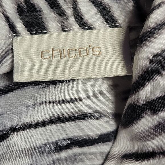 CHICO'S Zebra Print Lightweight Jacket Size 1/Medium - Picture 10 of 10